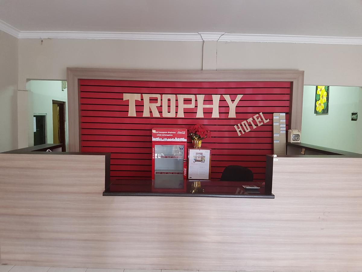 Trophy Hotel Sumbawa Besar Dış mekan fotoğraf