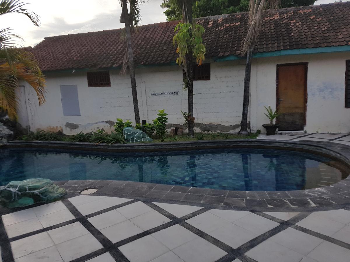 Trophy Hotel Sumbawa Besar Dış mekan fotoğraf